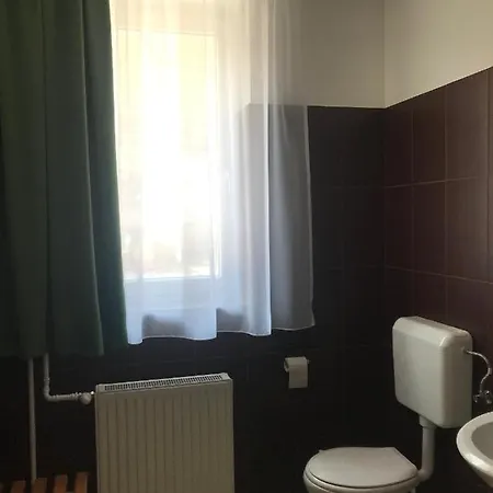 Frühstückspension Balf Panzio 3*
