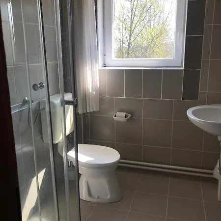 Balf Panzio לינה וארוחת בוקר סופרון